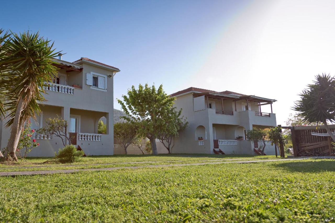 Caposaldo Apartments Akrata Exterior foto